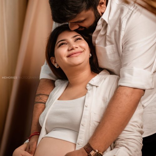 Shikha x Karan Maternity 